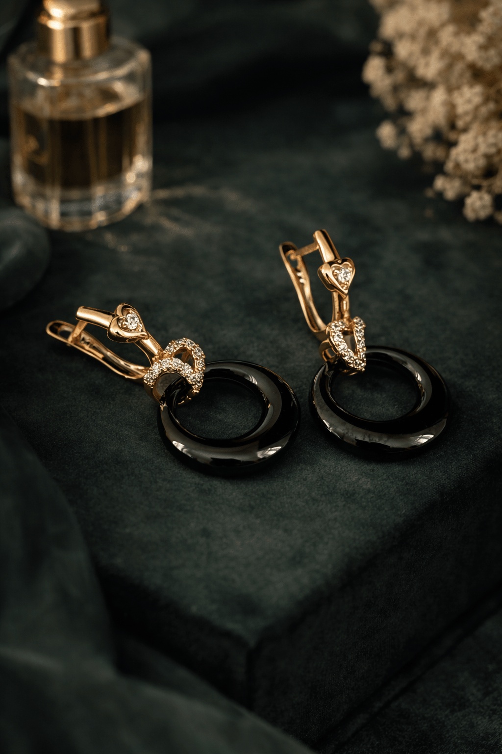 Apzeltīti auskari ar melnu keramiku un sirsnīņām - 18k - apzeltita - rotas