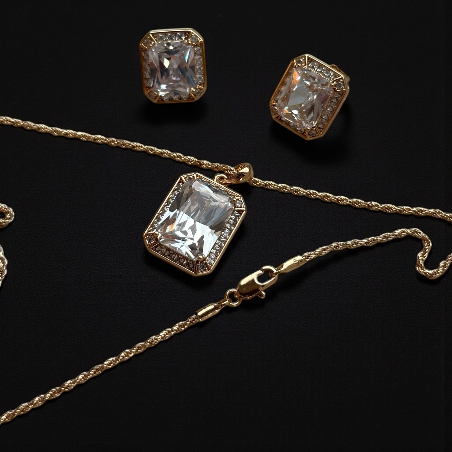 Diamond Luxe – apzeltīts rotu komplekts ar dzidru kristālu - 18k - apzeltita - rotas