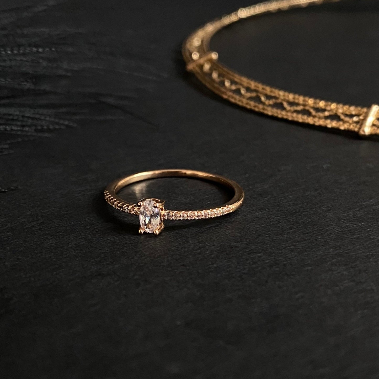 Elegant Shine – Smalks apzeltīts gredzens ar cirkoniju – apzeltītas rotaslietas | Tavas Rotas