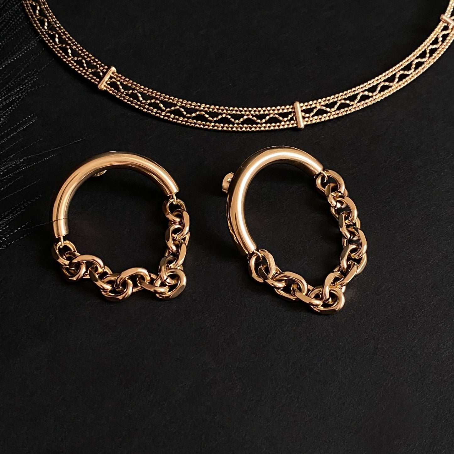 Golden Chain – Apzeltīti lieli nagliņauskari ar ķēdīti – apzeltītas rotaslietas | Tavas Rotas
