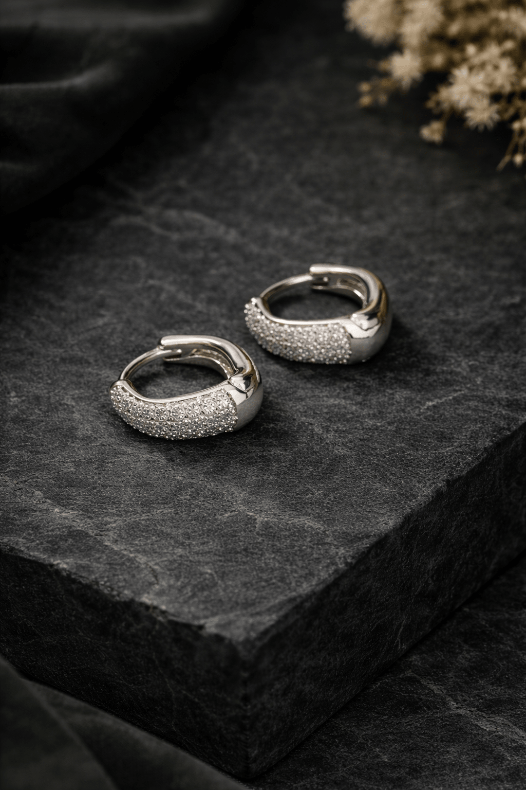 Apsudraboti riņķīši ar cirkonijiem - 18k - apzeltita - rotas