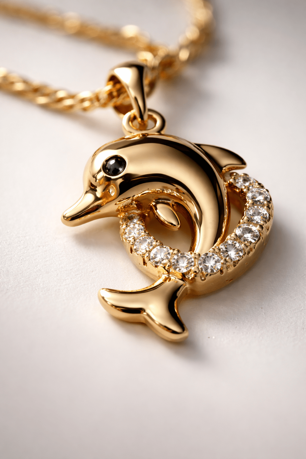 Apzeltīta kaklarota ar delfīna kulonu un cirkonijiem - 18k - apzeltita - rotas