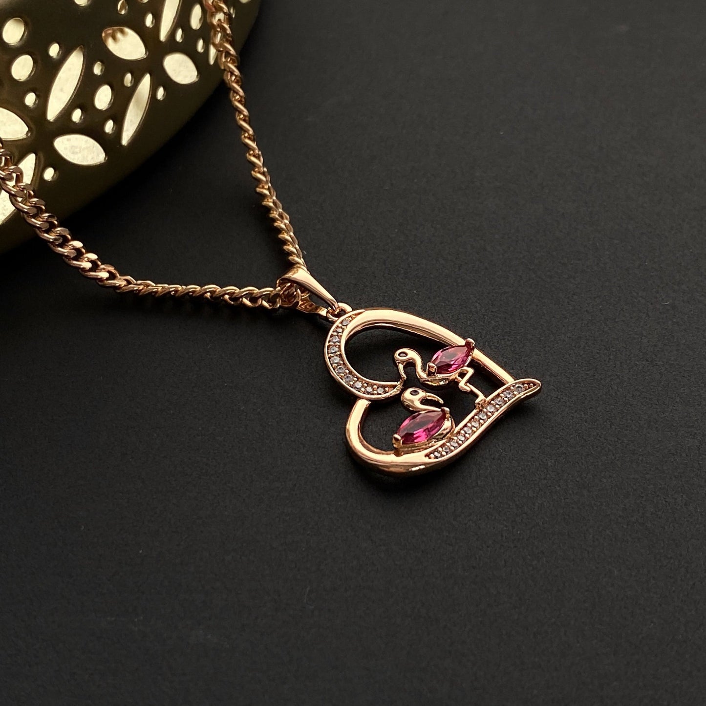 Apzeltīta kaklarota ar flamingo sirsniņā - 18k - apzeltita - rotas