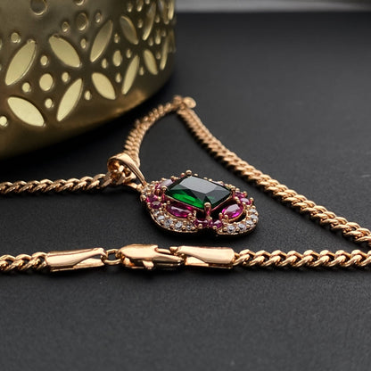 Apzeltīta kaklarota ar zaļu un rozā kristāliem - 18k - apzeltita - rotas