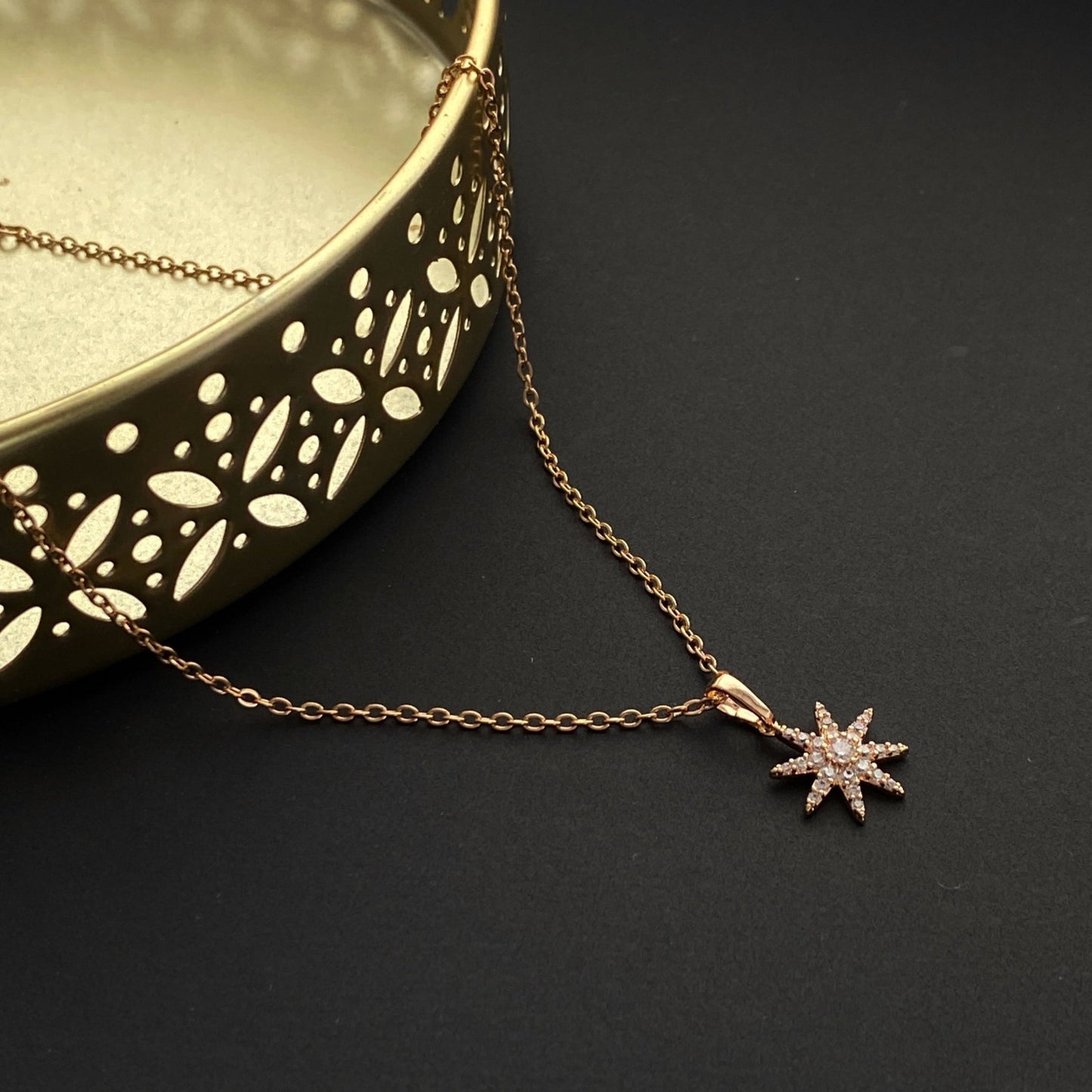 Apzeltīta kaklarota ar zvaigznes kulonu - 18k - apzeltita - rotas