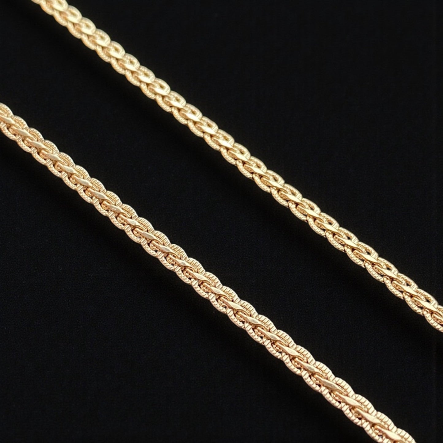 Apzeltīta rokassprādze ar smalku pinumu - 18k - apzeltita - rotas