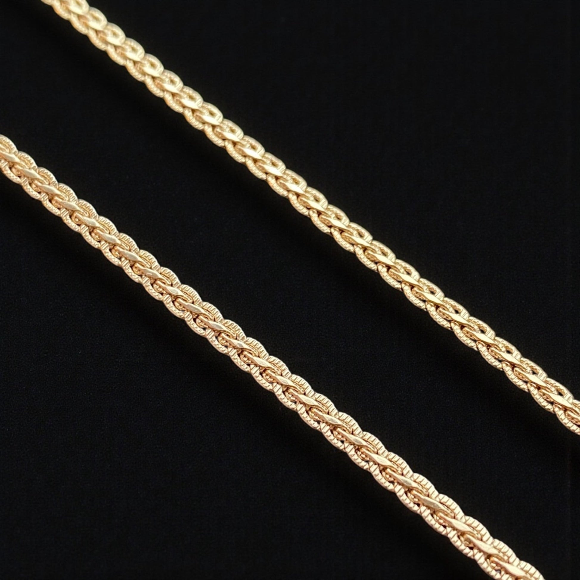 Apzeltīta rokassprādze ar smalku pinumu - 18k - apzeltita - rotas