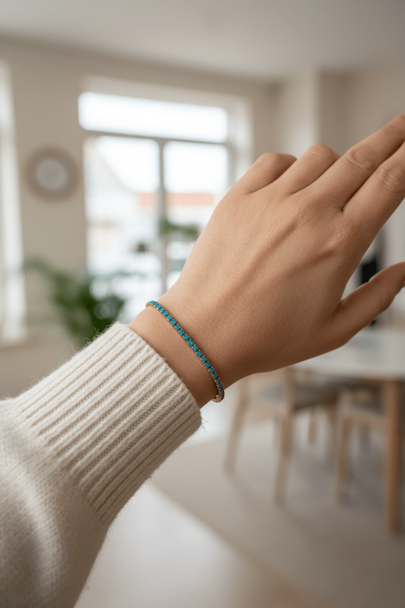 Apzeltīta rokassprādze ar ziliem kristāliem - 18k - apzeltita - rotas