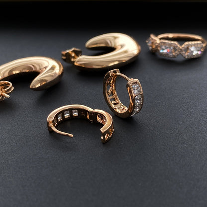 Apzeltīti mazi riņķīši ar kvadrātveida kristāliem - 18k - apzeltita - rotas