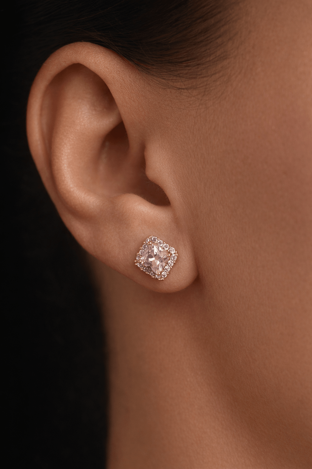 Apzeltīti nagliņu auskari ar maigi rozā cirkoniju - 18k - apzeltita - rotas