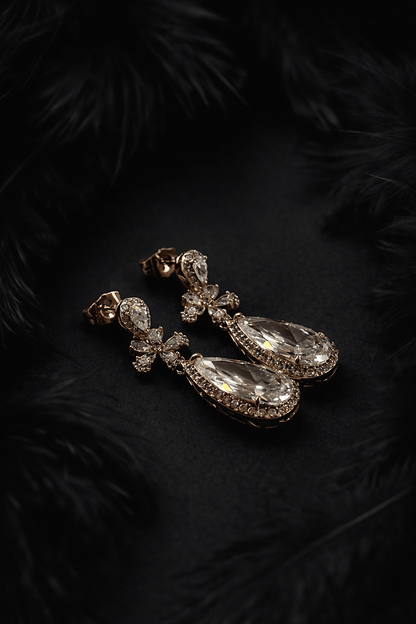 Apzeltīti nokareni auskari ar lielu lāsveida cirkoniju - 18k - apzeltita - rotas