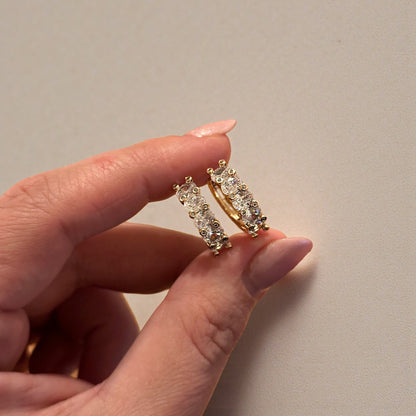  - Apzeltīti riņķīšu auskari ar dzidriem cirkonijiem - 3