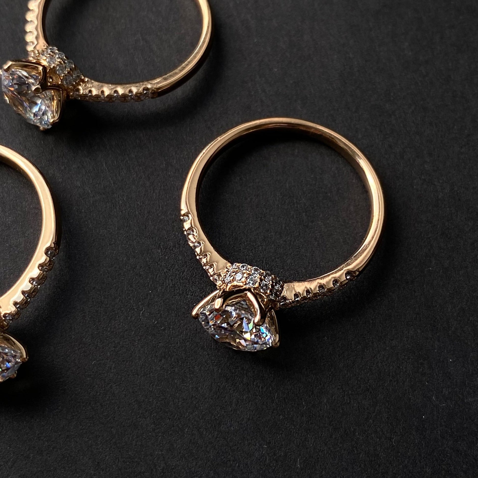 Apzeltīts gredzens ar cirkoniju – apzeltītas rotaslietas | Tavas Rotas