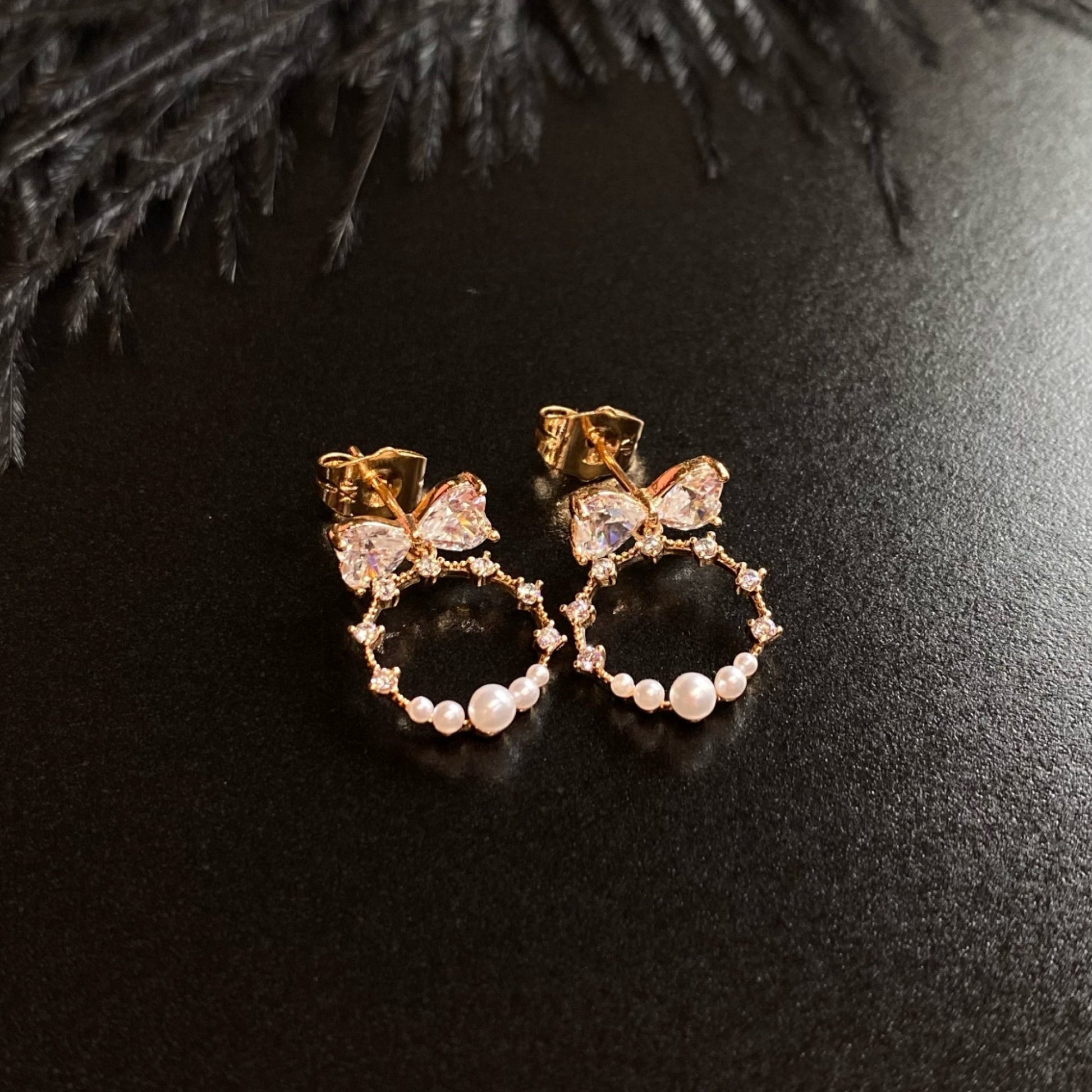 Bow Pearl Grace - Gold Plated Earrings with Pearls and Zirconia18k Gold - Plated EarringsClassic earringsEarrings for gifts