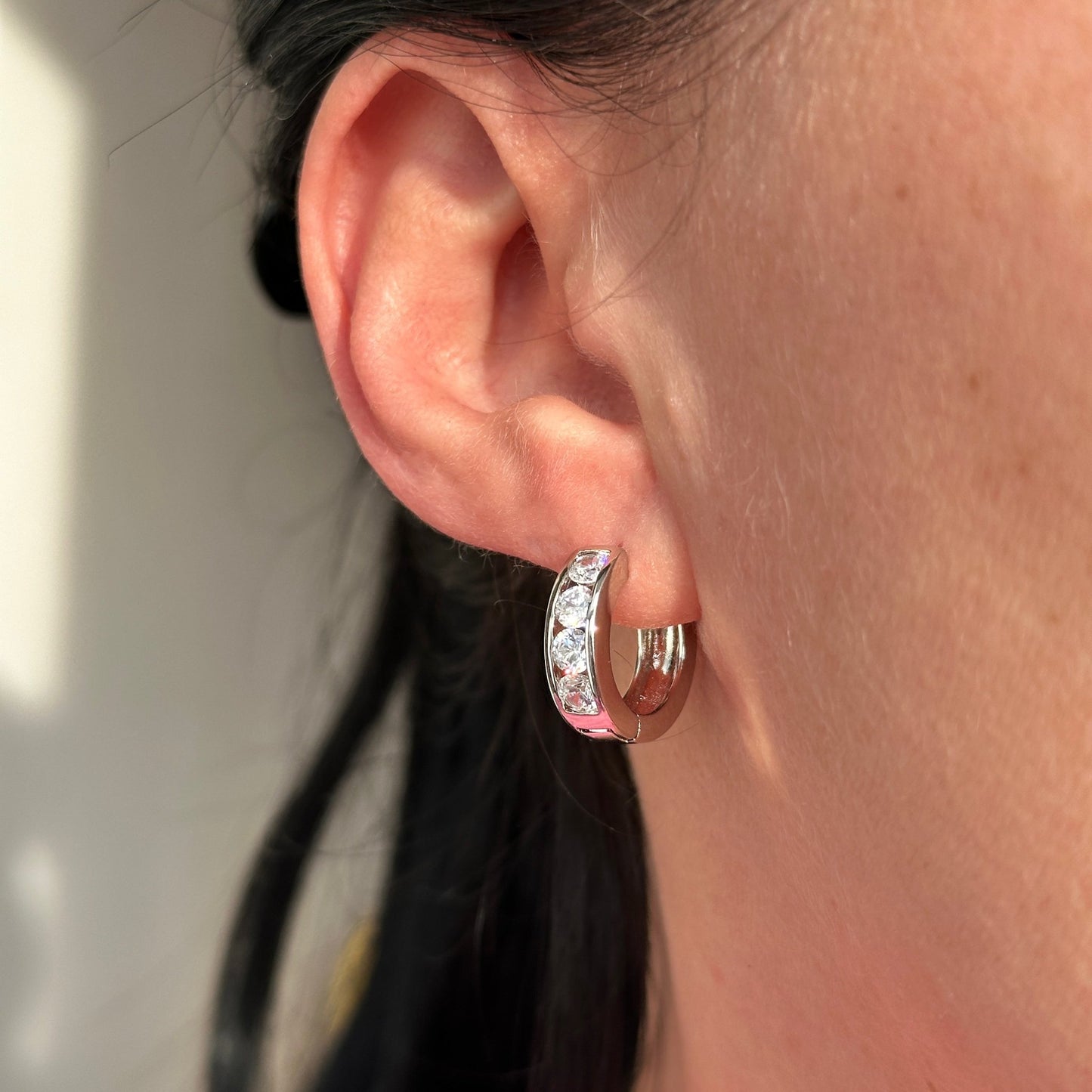  - Crystal Lane – Sudraba spīduma riņķīšu auskari - 2