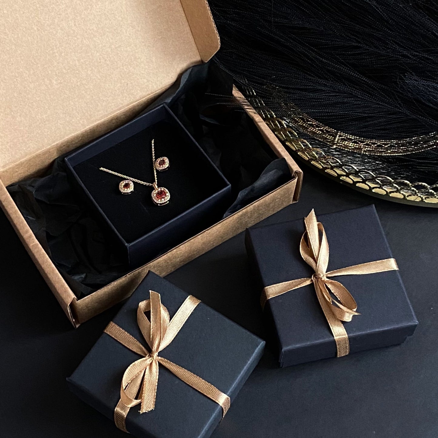 Dāvanu iesaiņošana – apzeltītas rotaslietas | Tavas Rotas