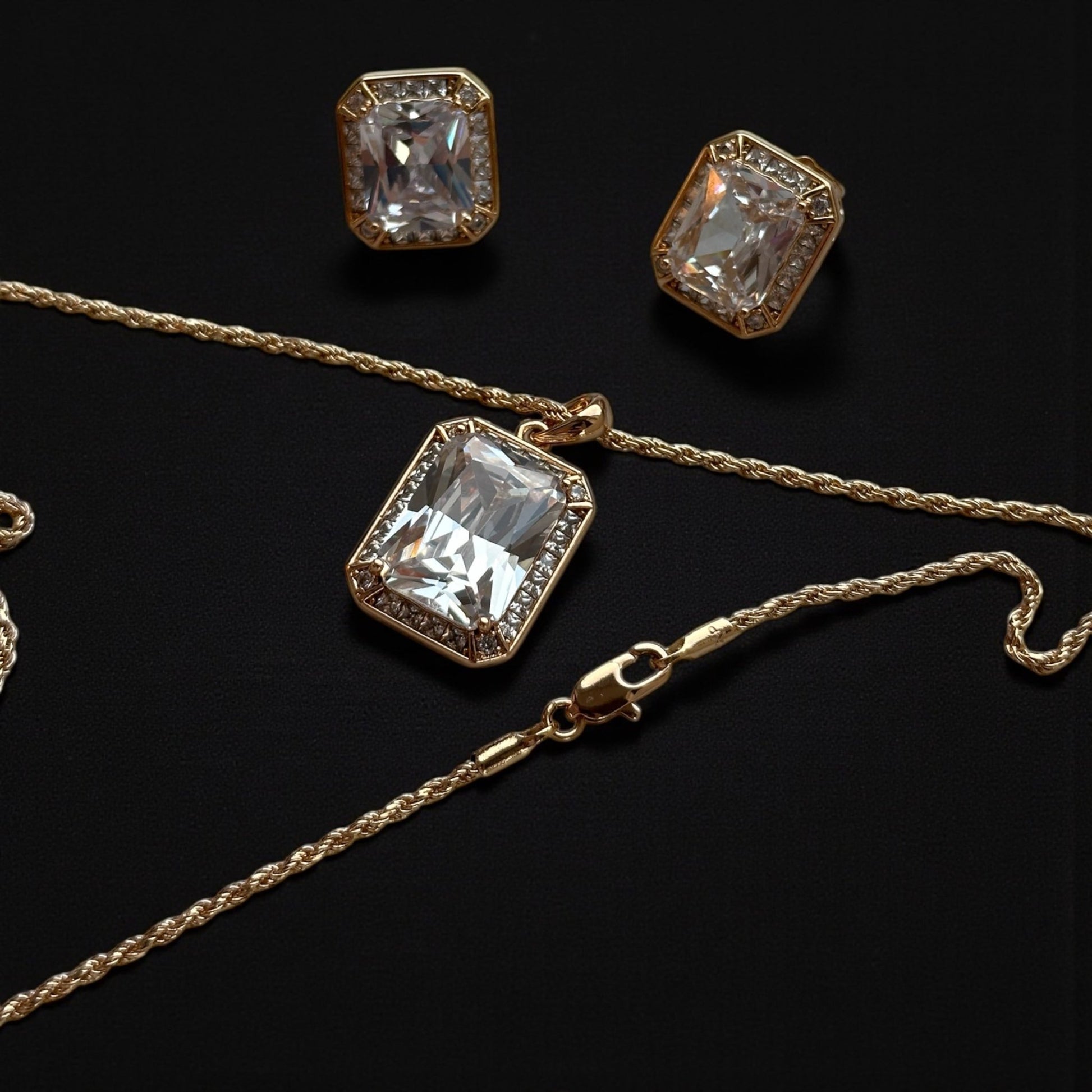 Diamond Luxe – apzeltīts rotu komplekts ar dzidru kristālu - 18k - apzeltita - rotas