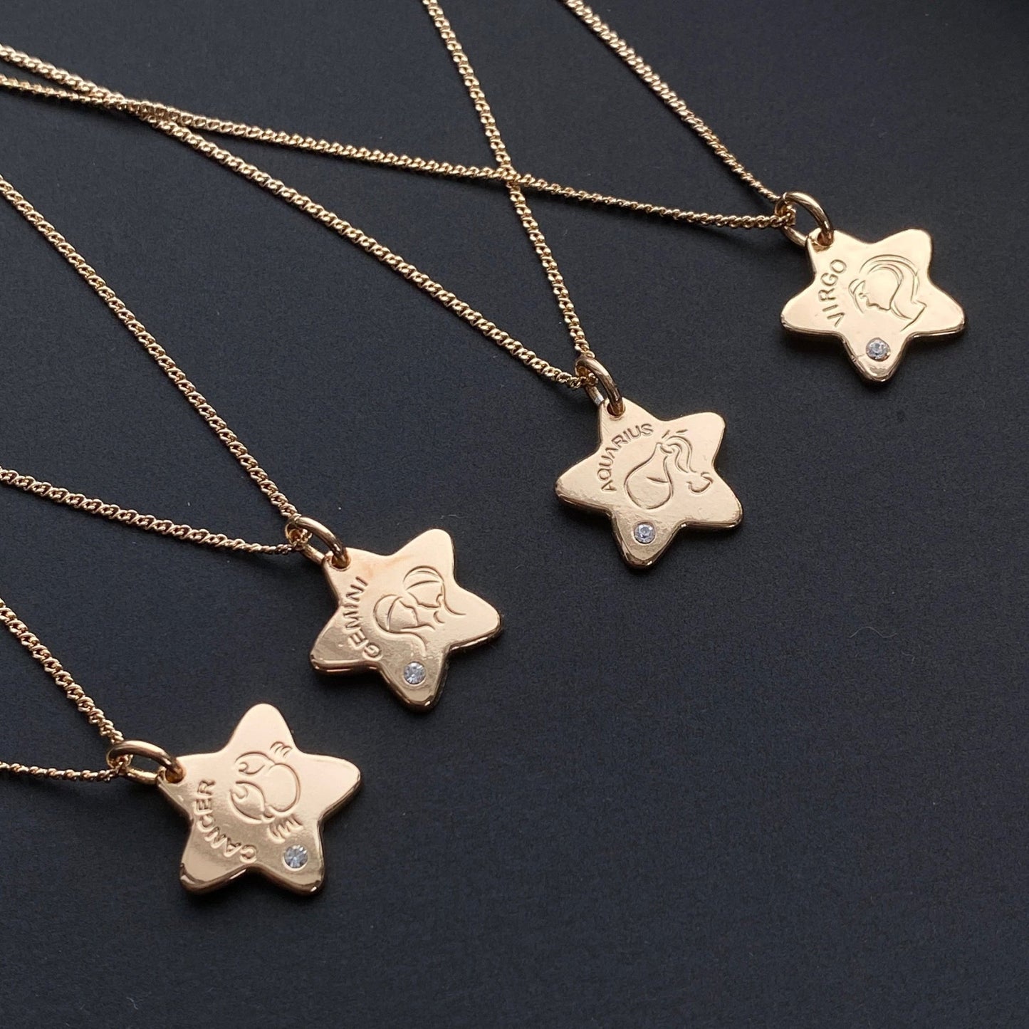 Divpusēja horoskopa kaklarota ar cirkoniju - 18k - apzeltita - rotas