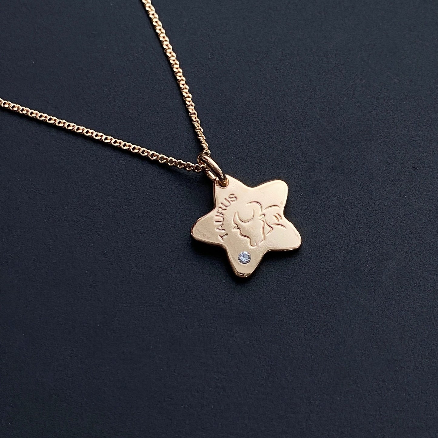 Divpusēja horoskopa kaklarota ar cirkoniju - 18k - apzeltita - rotas