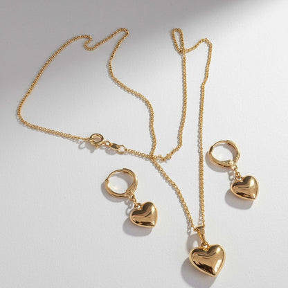 Golden Heart – Apzeltīts rotu komplekts ar sirsniņām – apzeltītas rotaslietas | Tavas Rotas