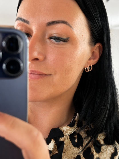 Eliza – 18k auksu dengti pave lanko auskarai su kubiniu cirkoniu