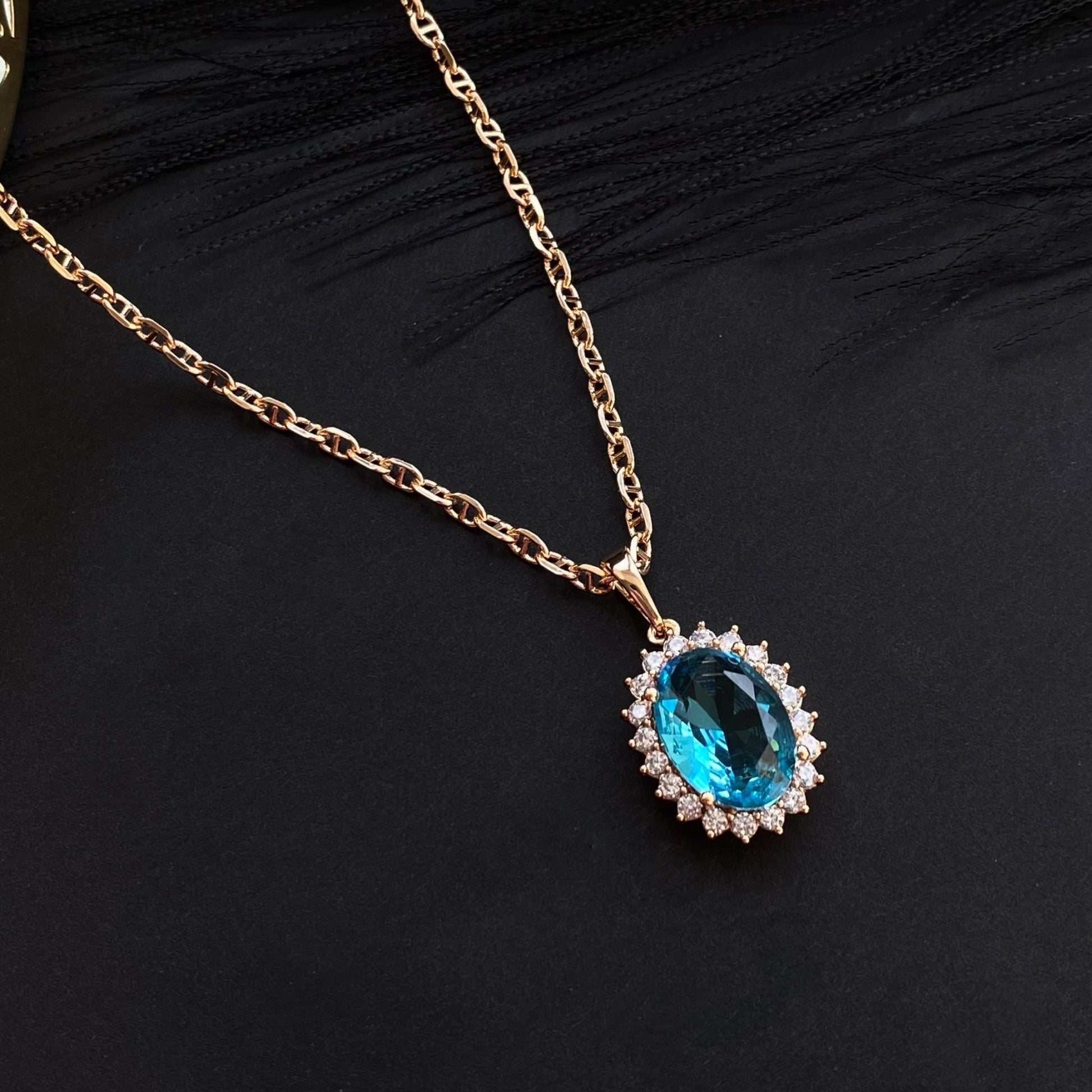  - Royal Blue – Grezna kaklarota ar ovālu zilā kristāla kulonu - 2