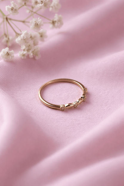 Smalks apzeltīts gredzens ar cirkonijiem - 18k - apzeltita - rotas